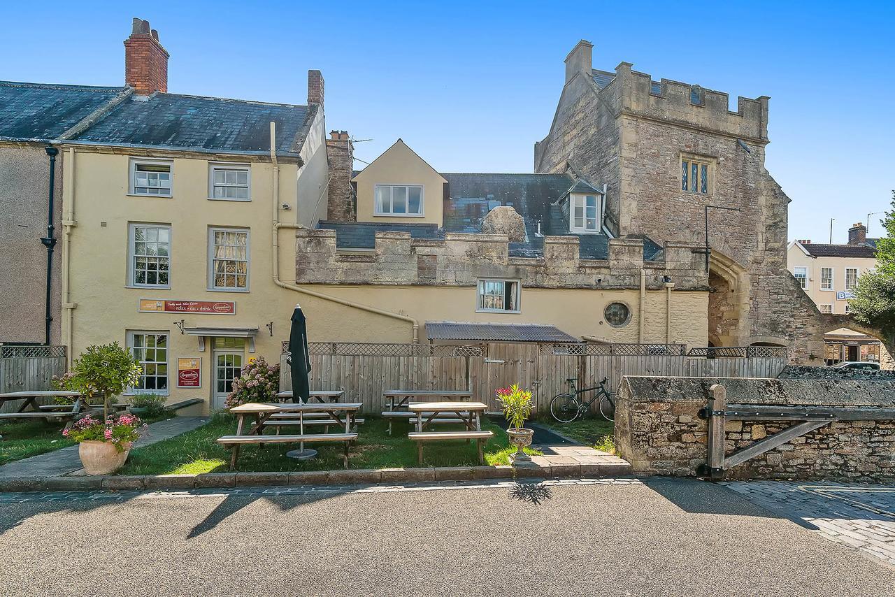 The Ancient Gatehouse & Rugantino Restaurant Hotel Wells Exterior foto